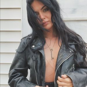 Instagram @vicesandsaints